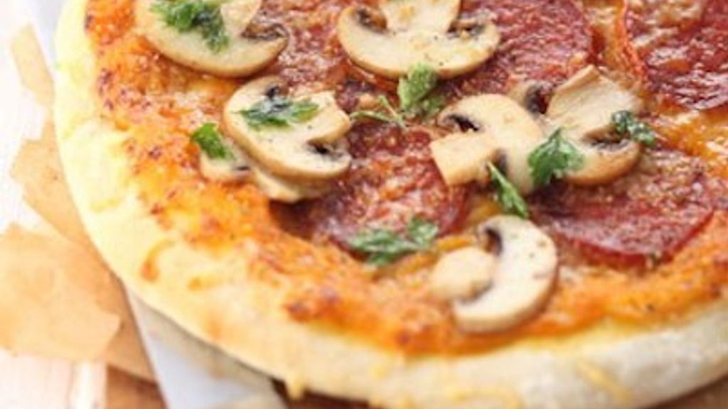 Kürbispizza mit Chorizo, Gryére und Steinpilzchampignons - Version 2